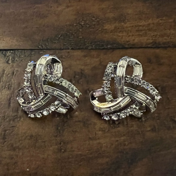 Trifari Jewelry - Vintage Trifari Rhinestone Clip On Earrings Formal Wedding
